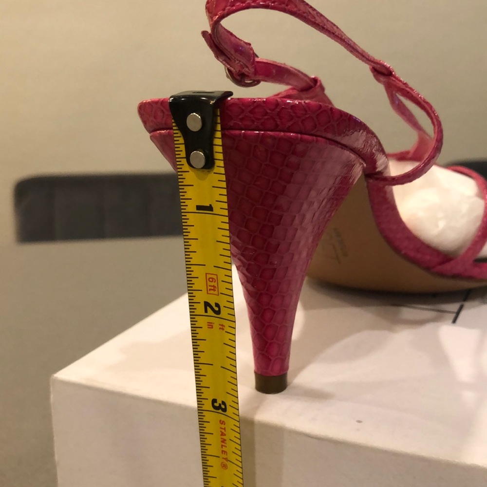 LOFT Size 7 Chelsea sandals hot pink - Picture 9 of 9
